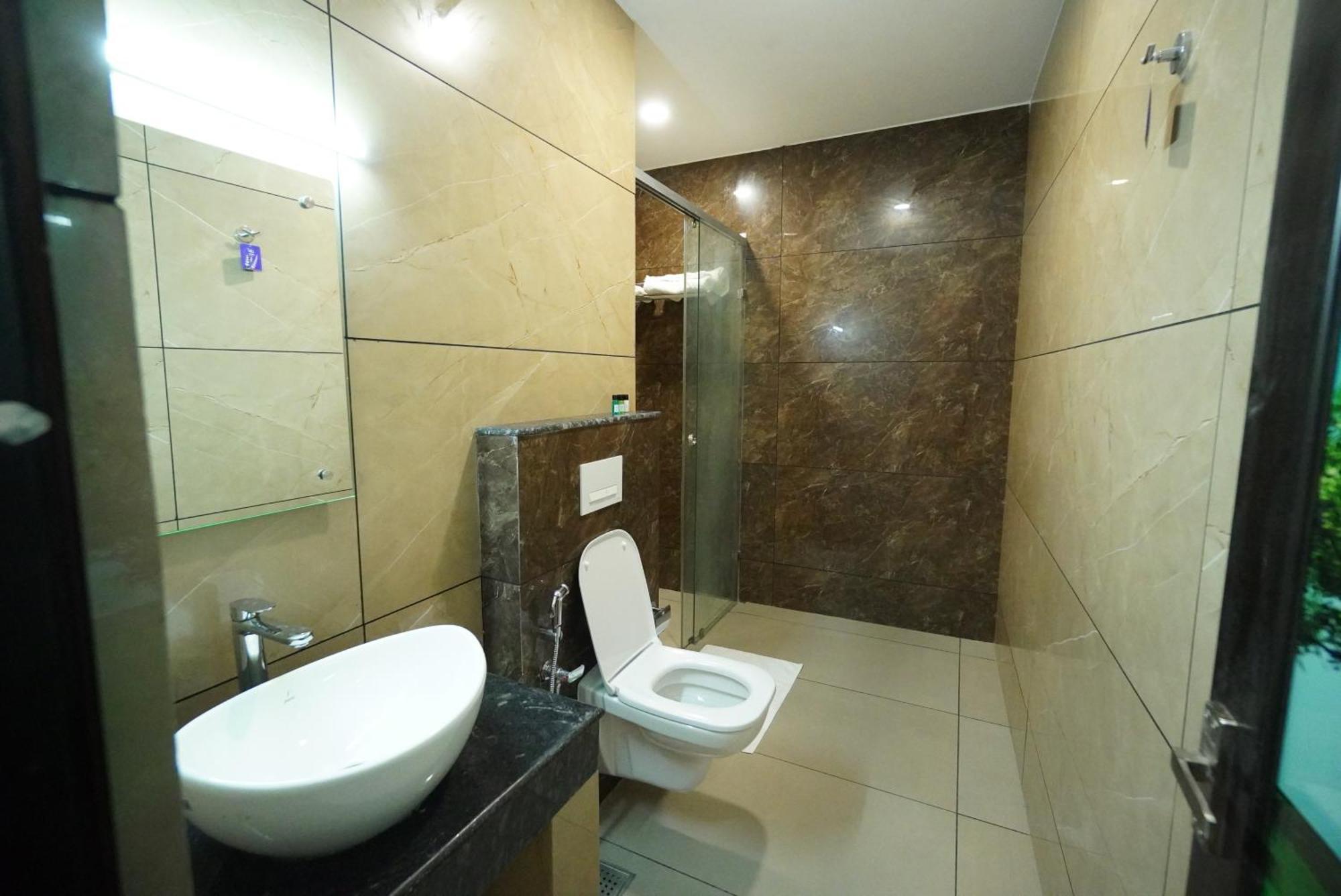 Eden Garden Convention Center Hotel Adur ภายนอก รูปภาพ
